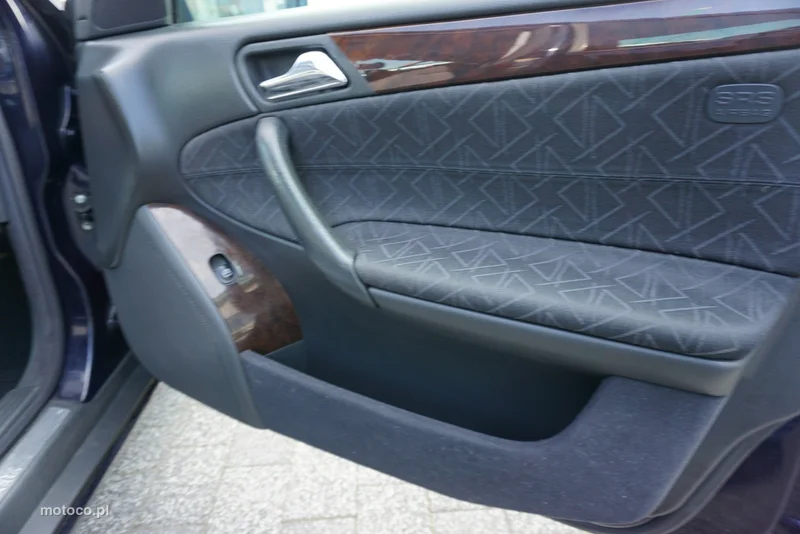 Mercedes-Benz Klasa C W203 C 200 18