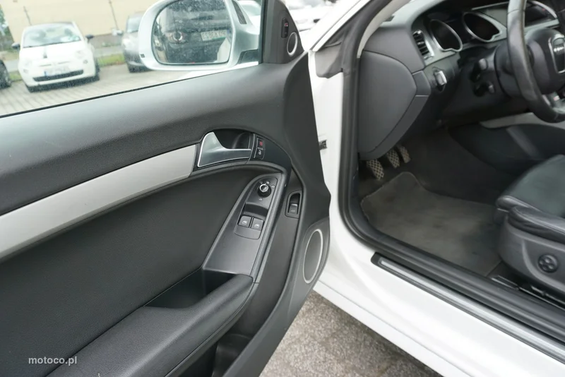 Audi A5 8T 9