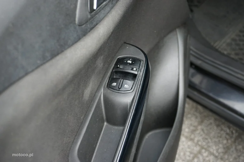 Opel Corsa E 8