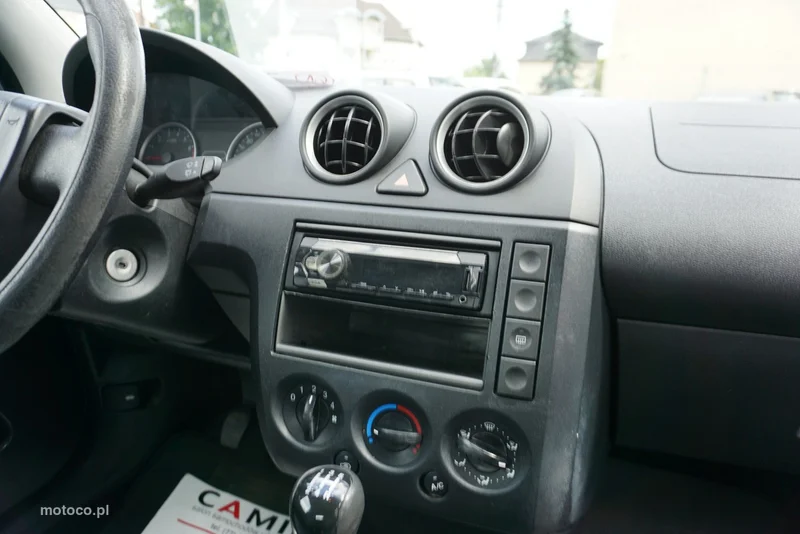 Ford Fiesta V 16