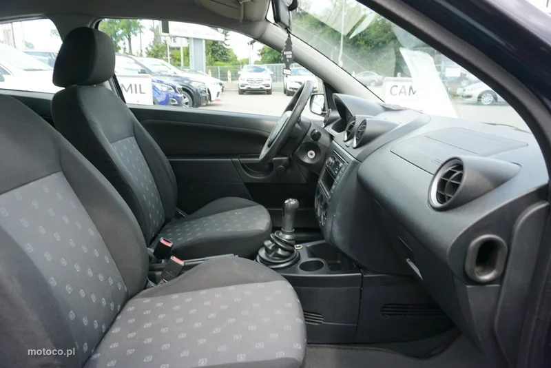 Ford Fiesta V 17