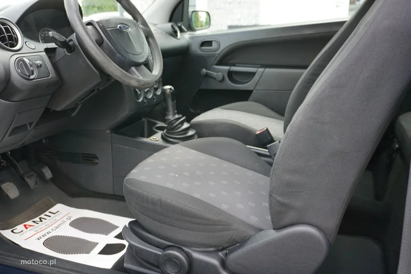 Ford Fiesta V 8