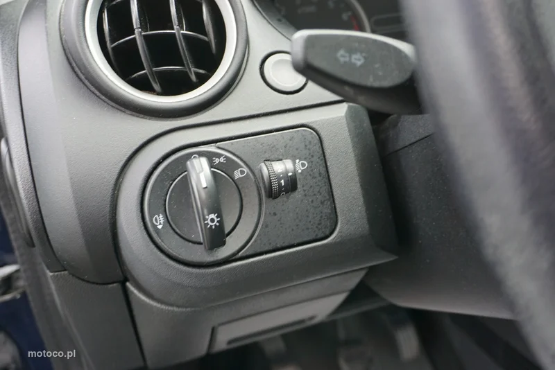 Ford Fiesta V 10