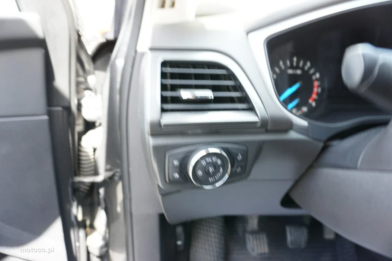 Ford Mondeo V 13