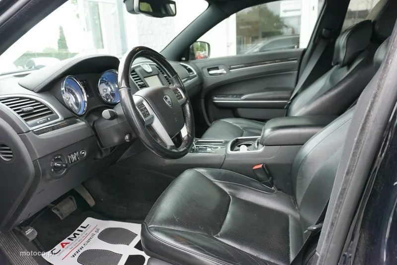 Lancia Thema 12