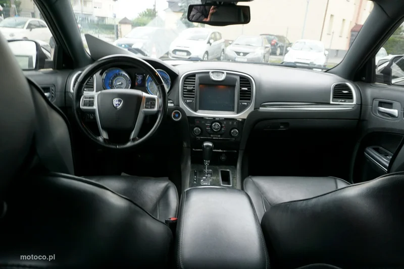 Lancia Thema 14