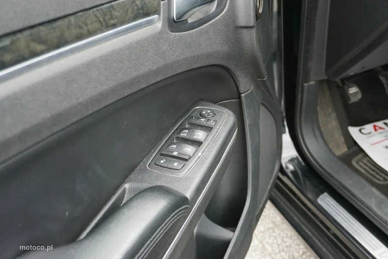 Lancia Thema 10