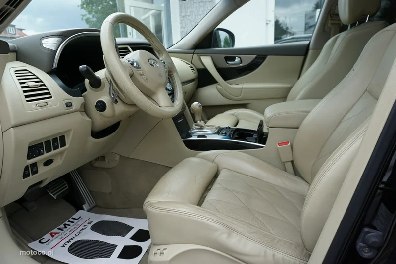 Infiniti FX 9