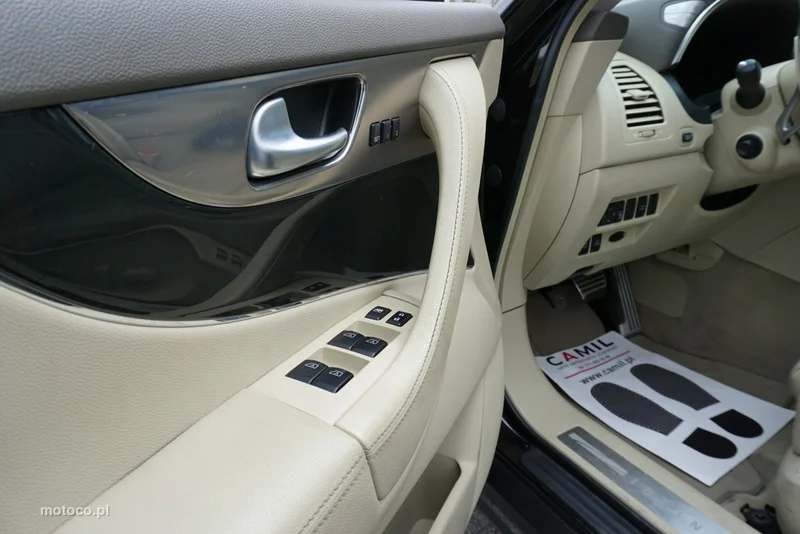 Infiniti FX 10