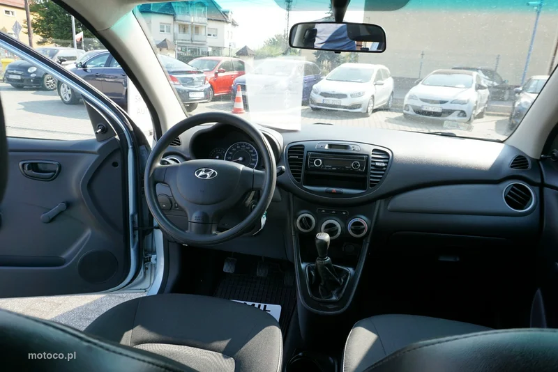 Hyundai i10 16