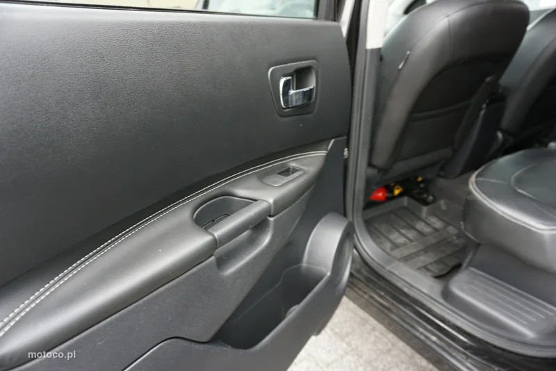 Nissan Qashqai+2 11