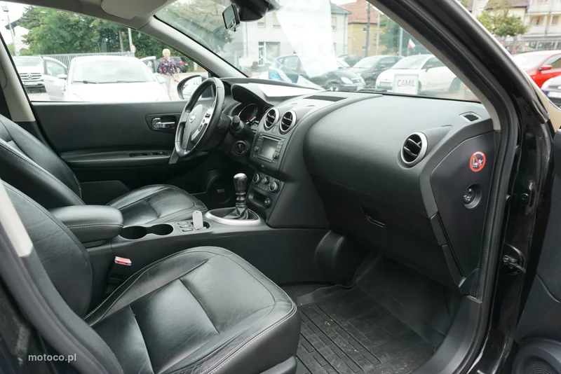 Nissan Qashqai+2 19