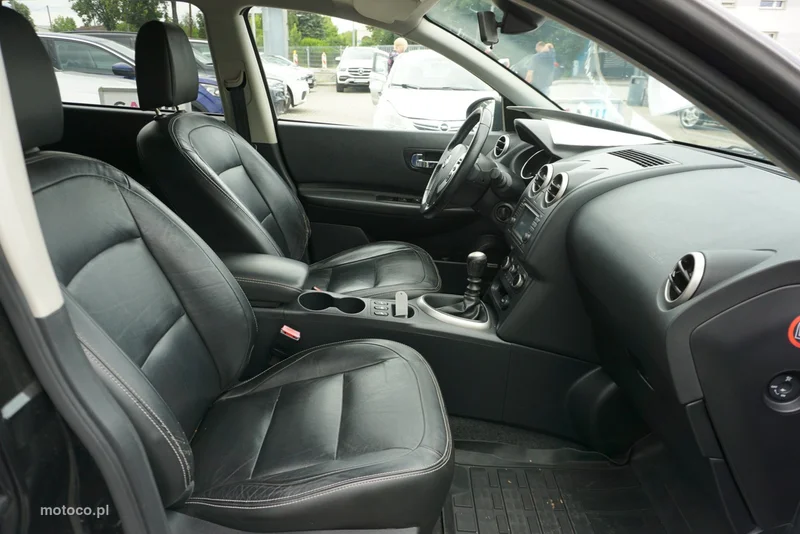 Nissan Qashqai+2 23