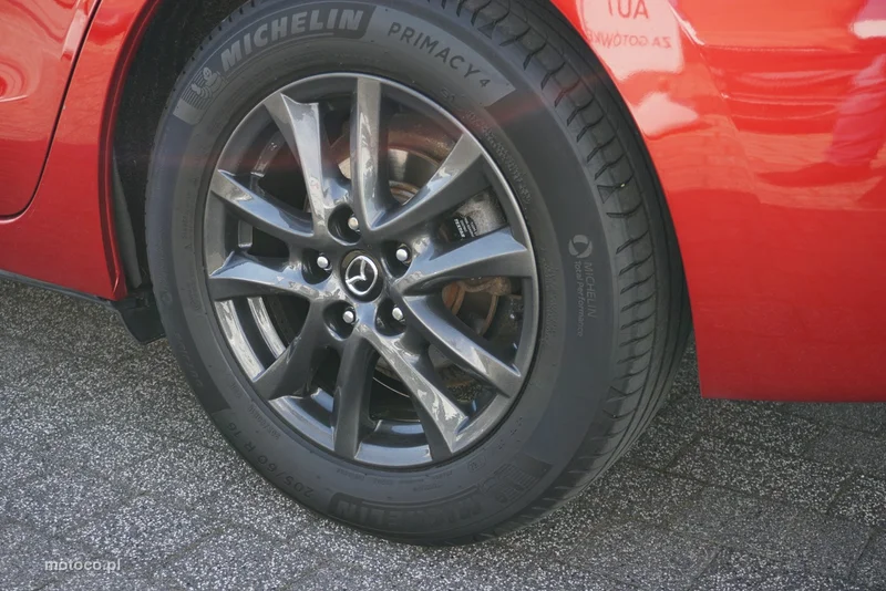 Mazda 3 8
