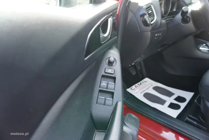 Mazda 3 9
