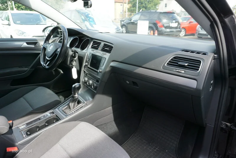 Volkswagen Golf VII 22