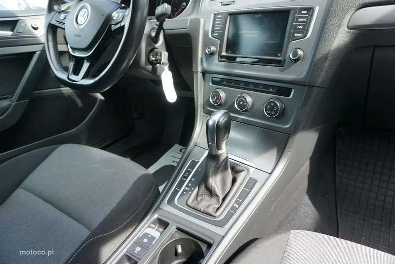 Volkswagen Golf VII 23