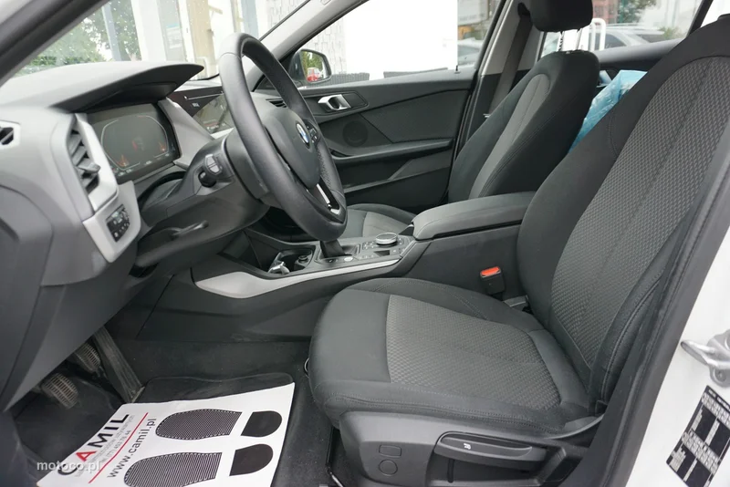 BMW Seria 1 F40 118 10