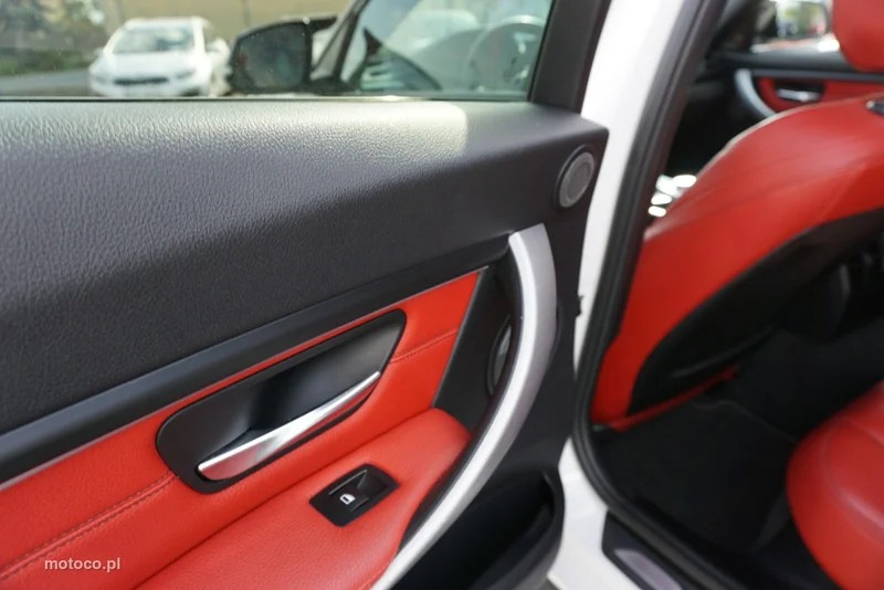 BMW Seria 3 F30 335 12