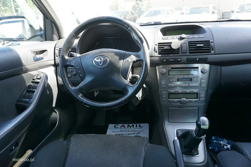 Toyota Avensis T25 11