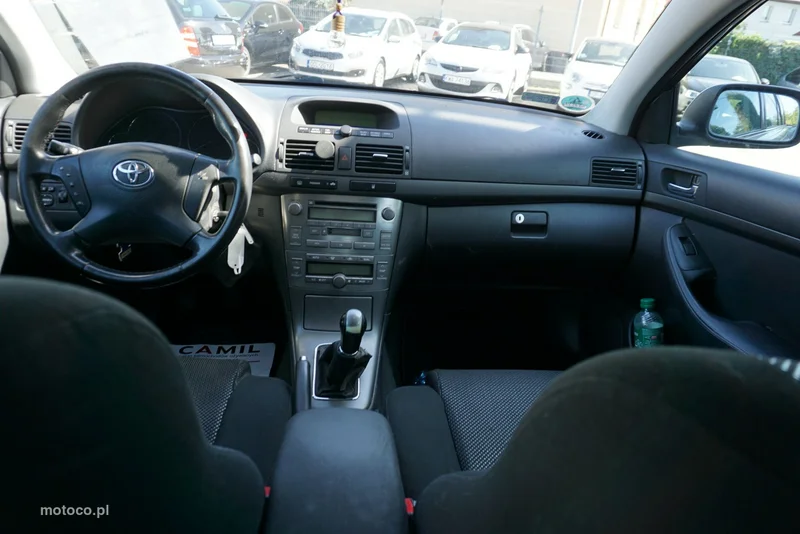 Toyota Avensis T25 12