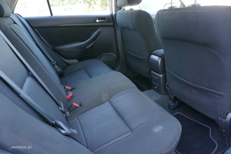 Toyota Avensis T25 14