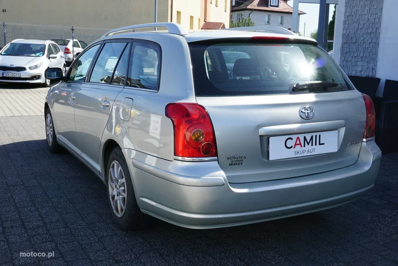Toyota Avensis T25 7