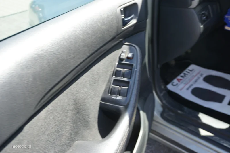 Toyota Avensis T25 8