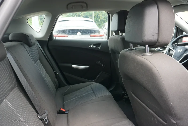 Opel Astra J 16