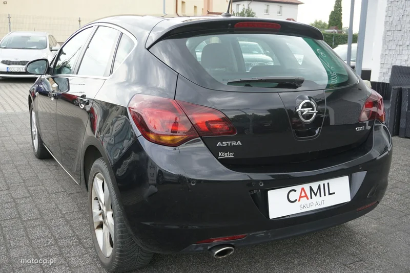 Opel Astra J 4