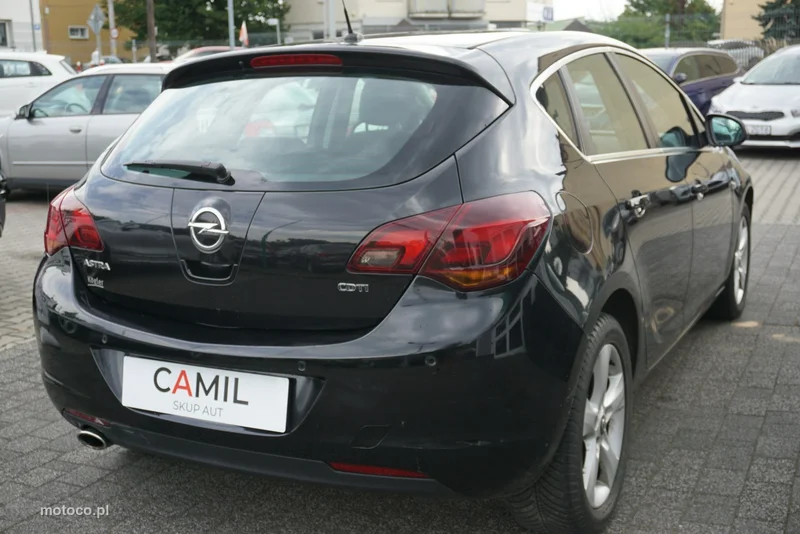 Opel Astra J 7