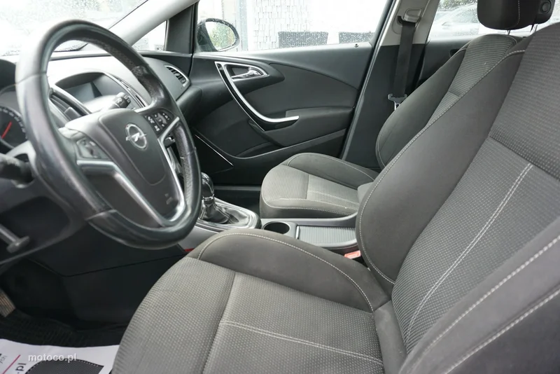 Opel Astra J 10