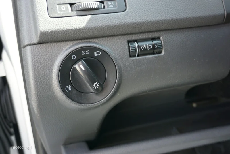 Volkswagen Polo IV 9N 11