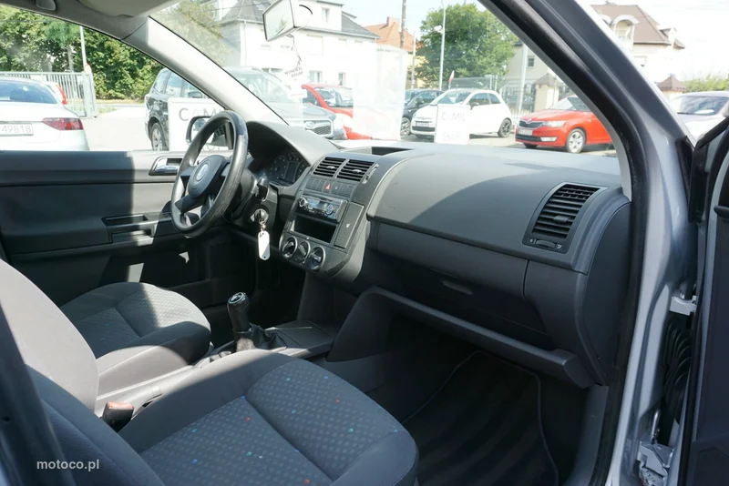 Volkswagen Polo IV 9N 19
