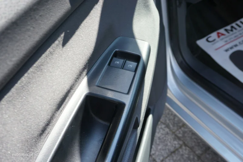 Volkswagen Polo IV 9N 8
