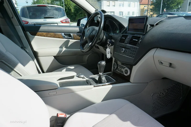 Mercedes-Benz Klasa C W204 C 200 19