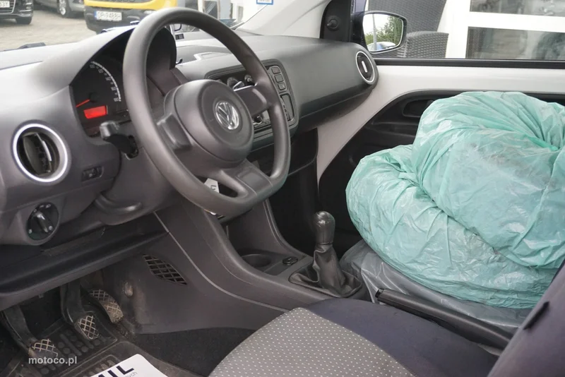 Volkswagen up! 8