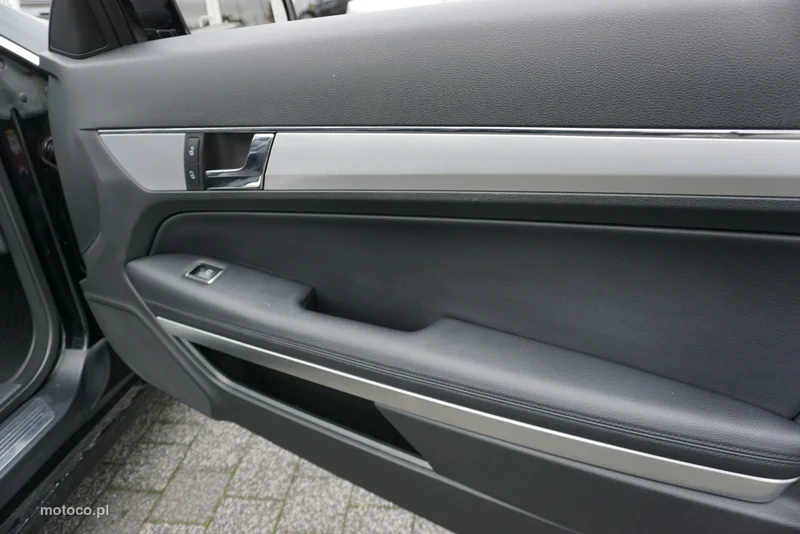 Mercedes-Benz Klasa E W212 E 250 16