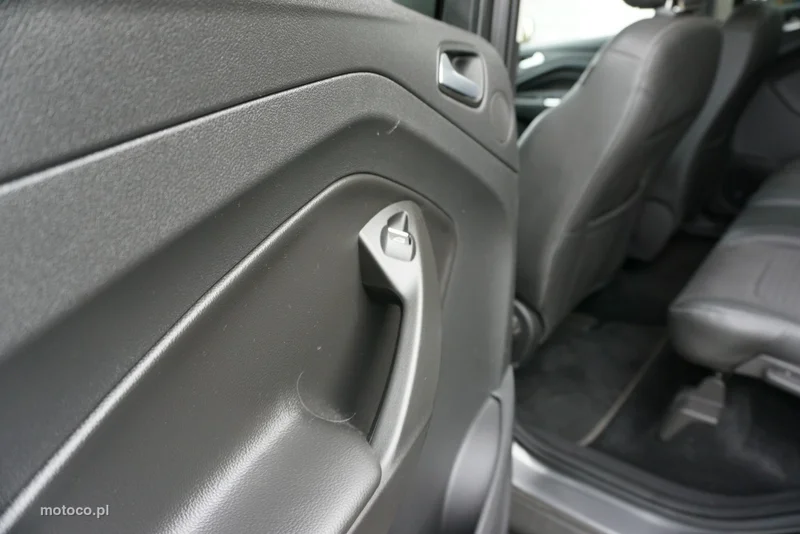 Ford Kuga II 13