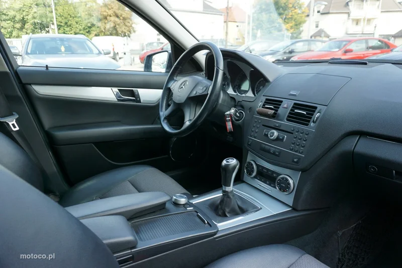 Mercedes-Benz Klasa C W204 C 180 22
