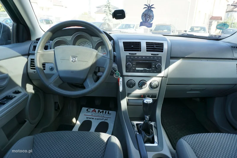 Dodge Avenger 12