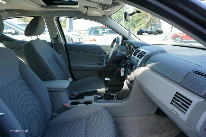 Dodge Avenger 23