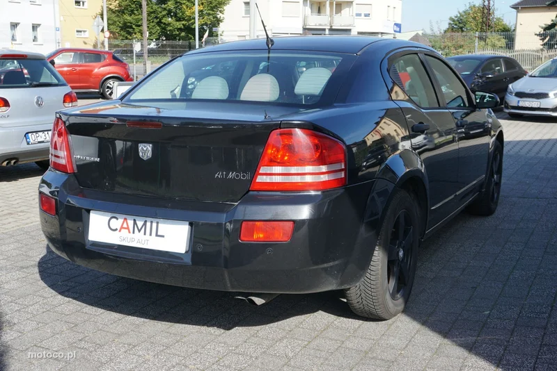 Dodge Avenger 4