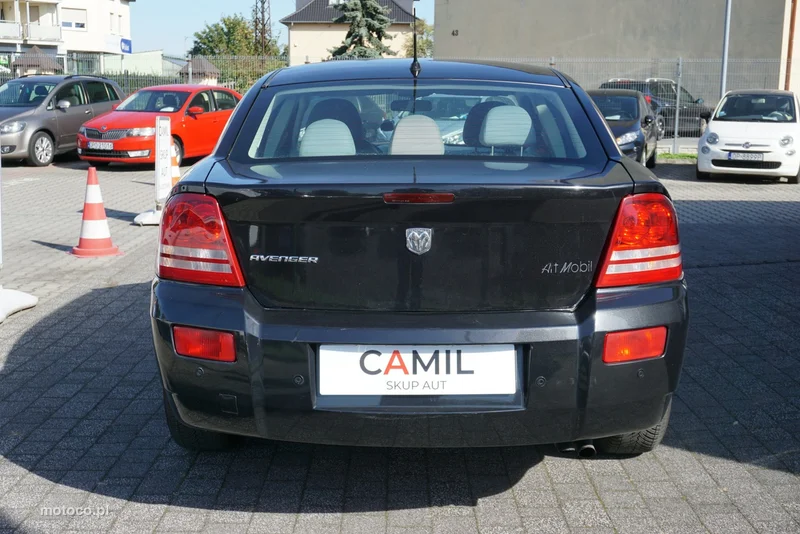 Dodge Avenger 5