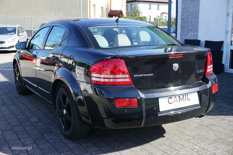 Dodge Avenger 6