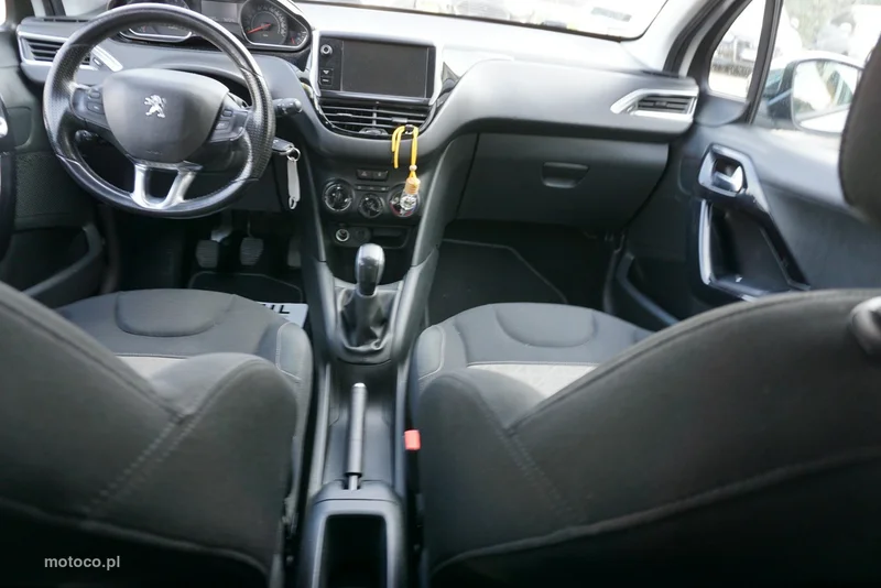Peugeot 208 12