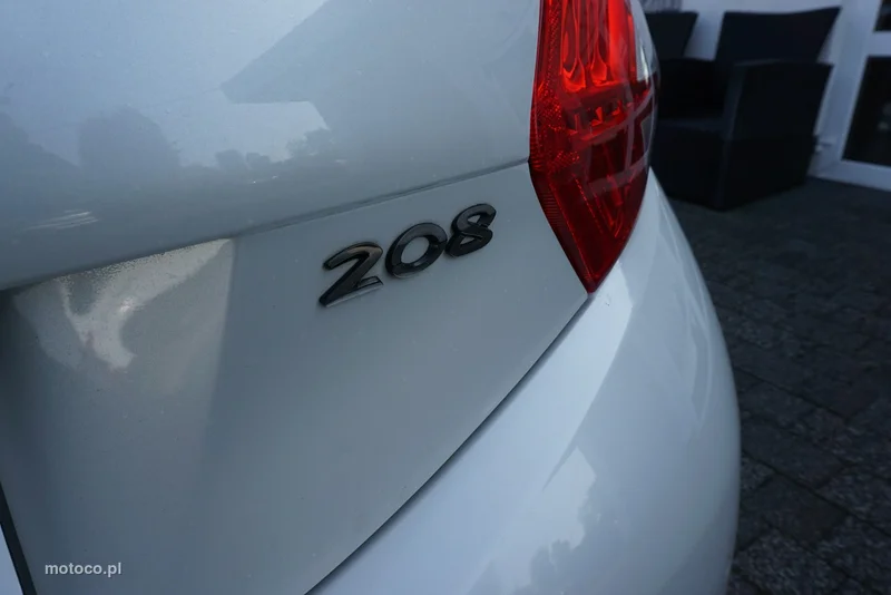 Peugeot 208 13