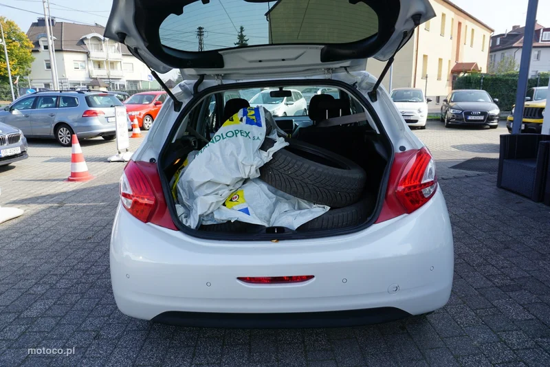 Peugeot 208 14