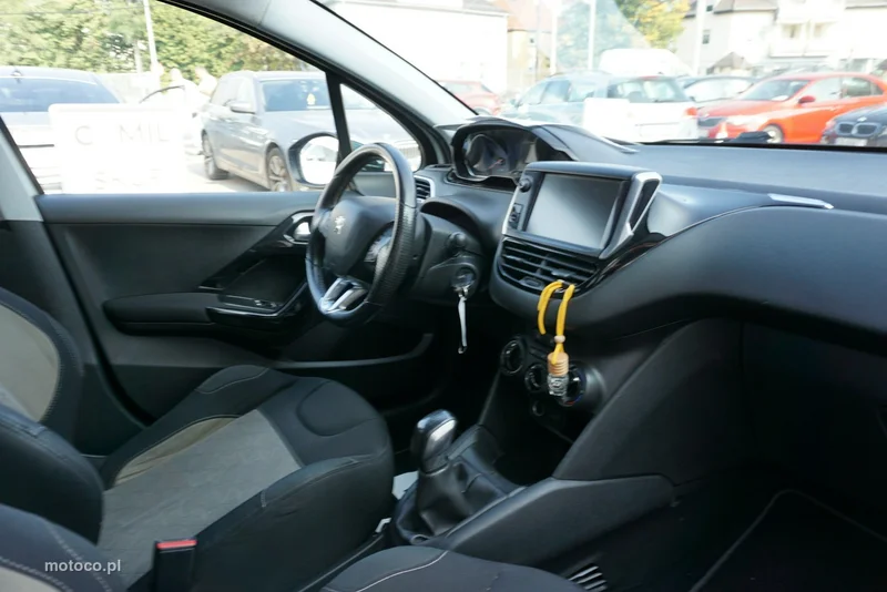 Peugeot 208 16