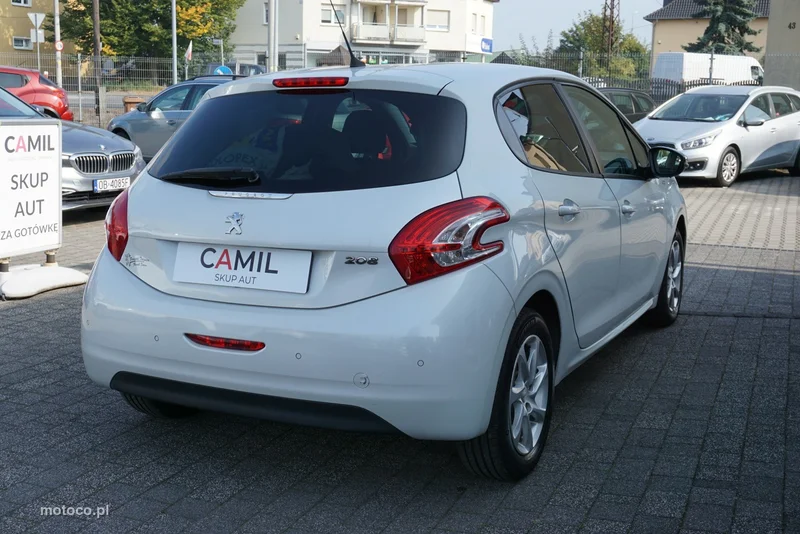 Peugeot 208 4
